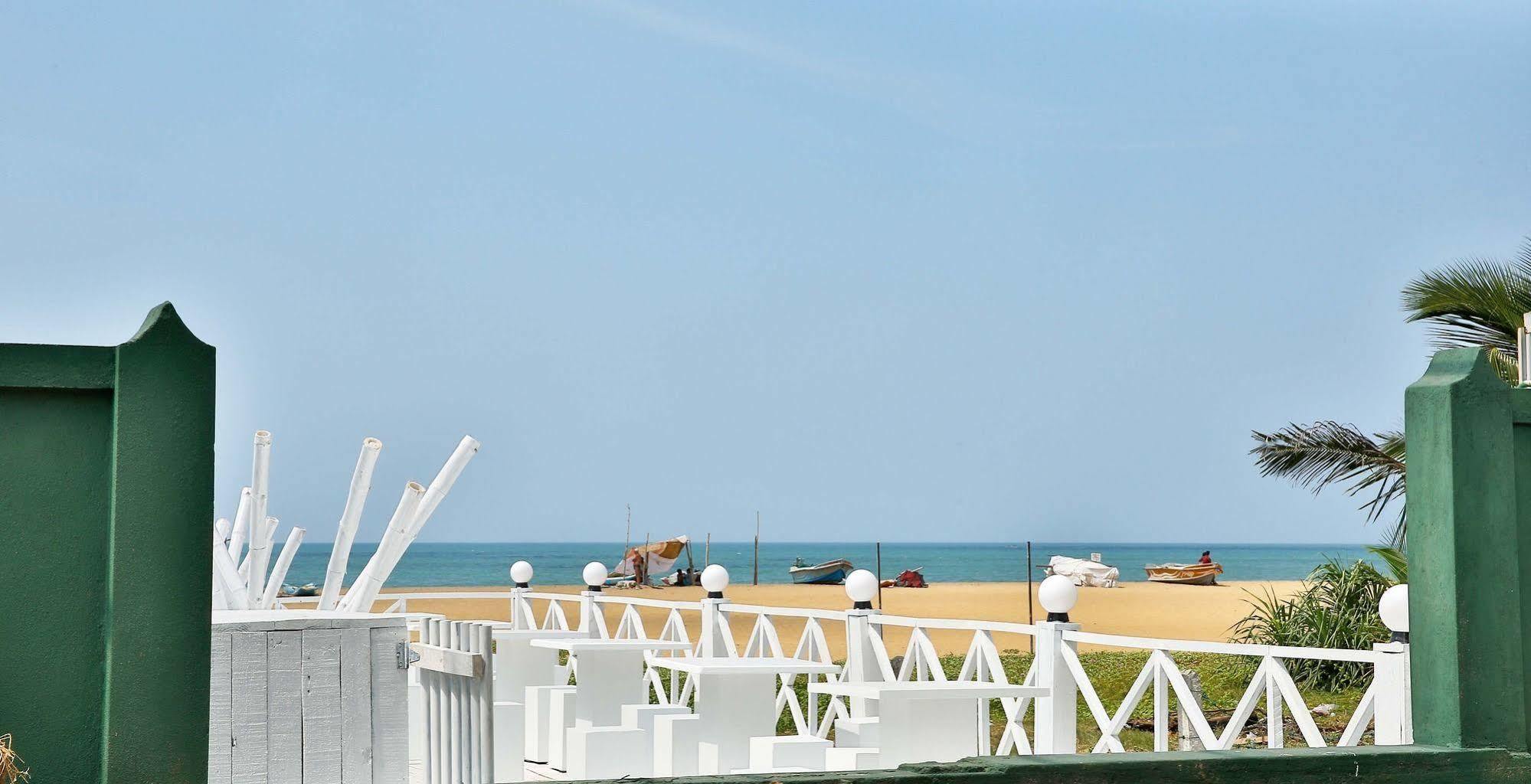 The Reef Beach Hotel 尼甘布 外观 照片
