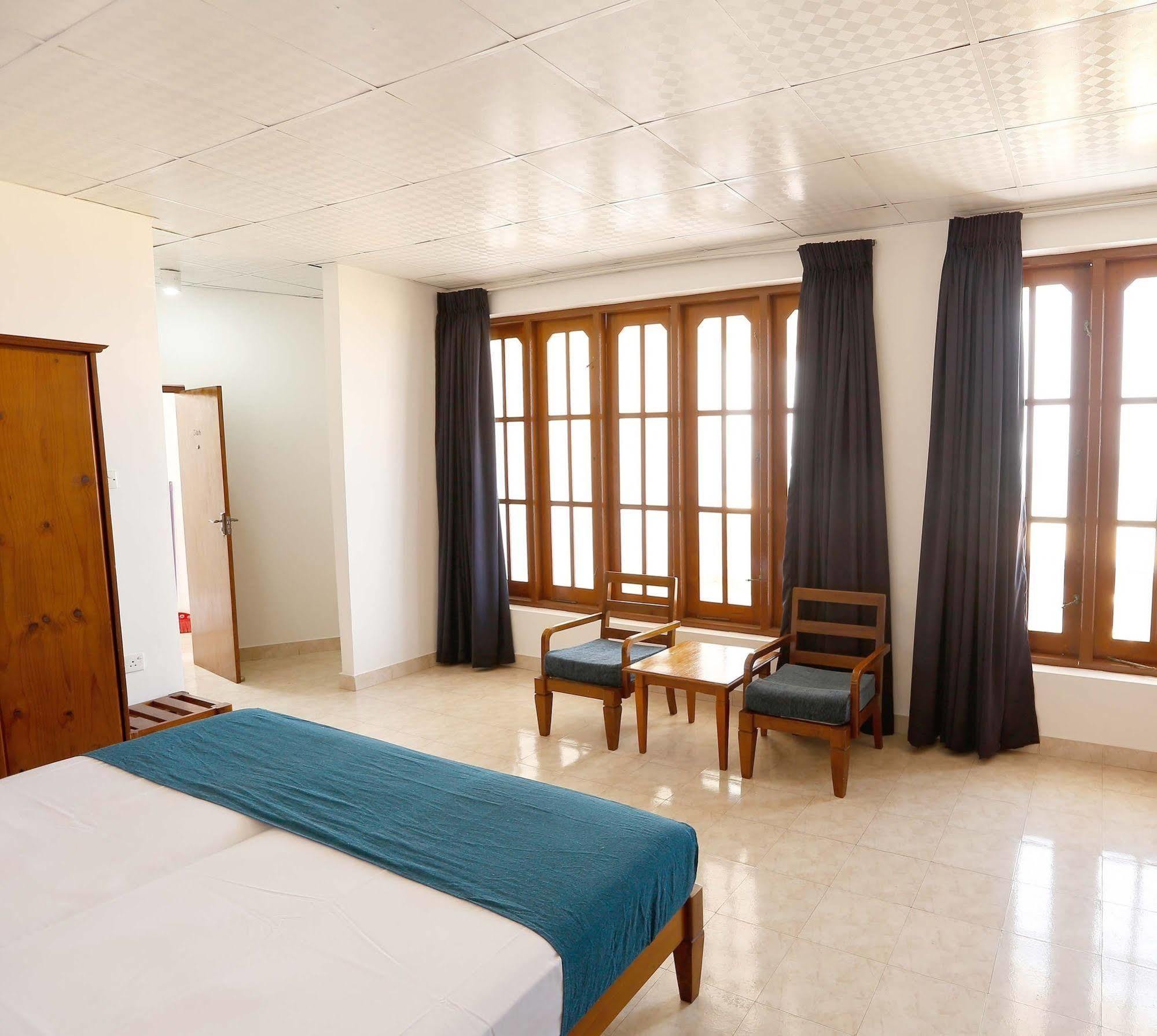 The Reef Beach Hotel 尼甘布 外观 照片
