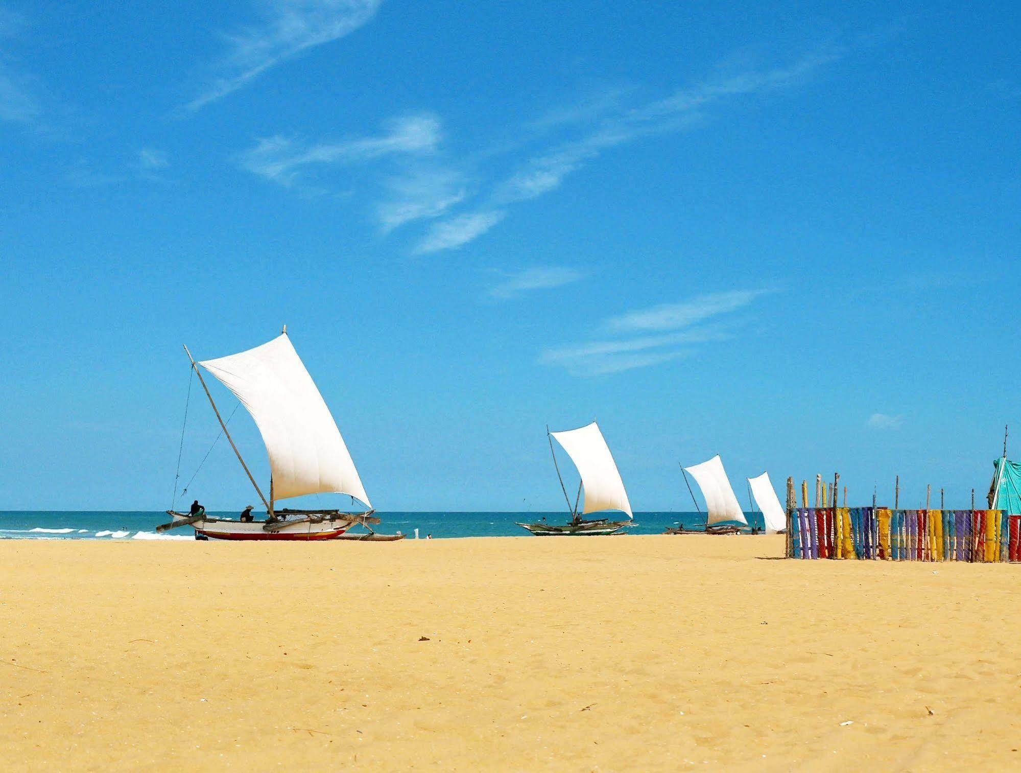 The Reef Beach Hotel 尼甘布 外观 照片