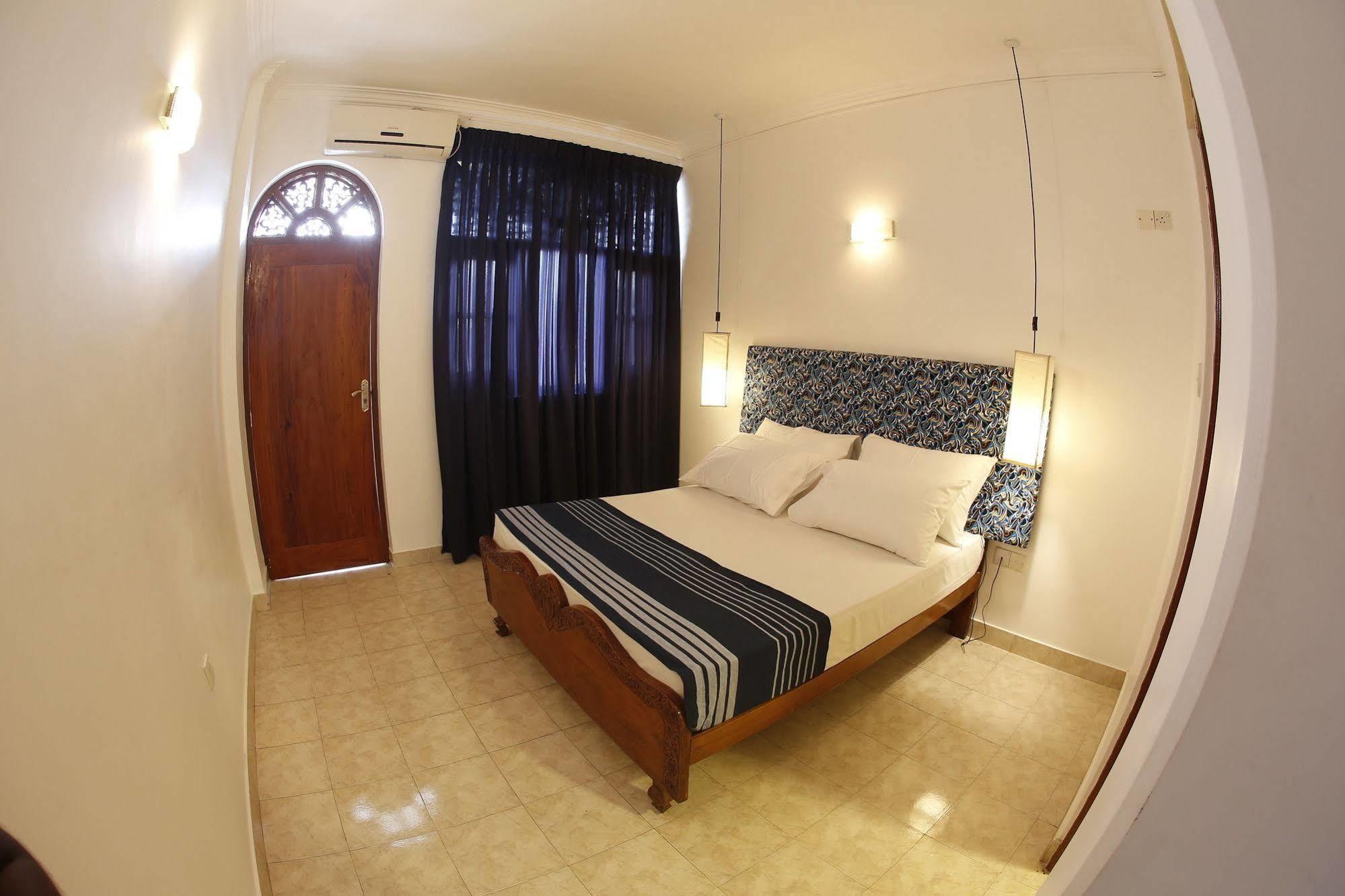 The Reef Beach Hotel 尼甘布 外观 照片