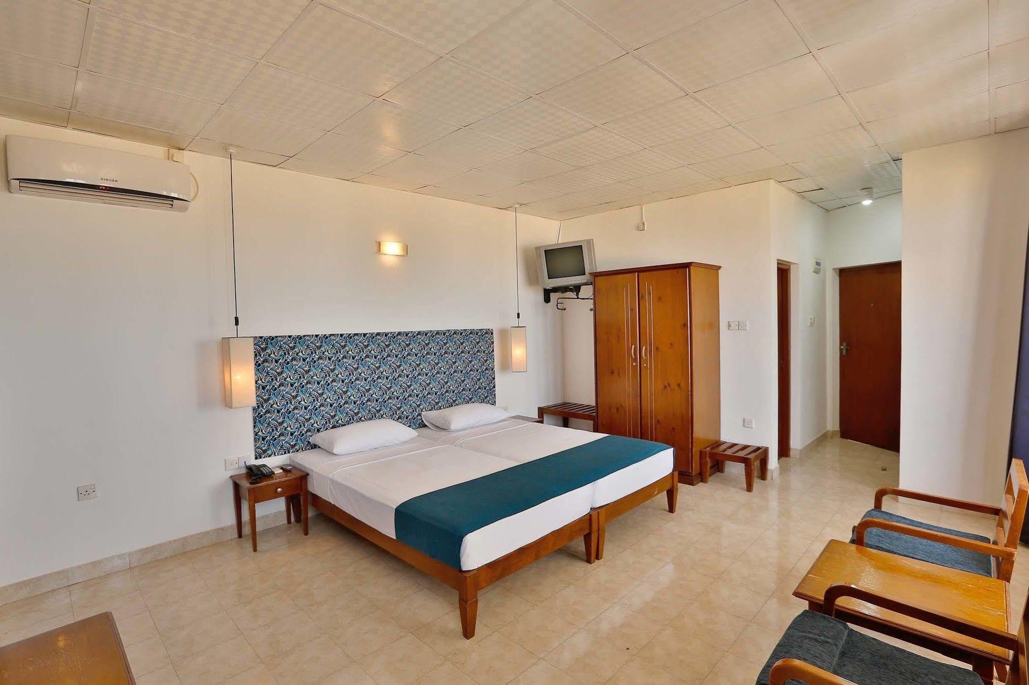 The Reef Beach Hotel 尼甘布 外观 照片